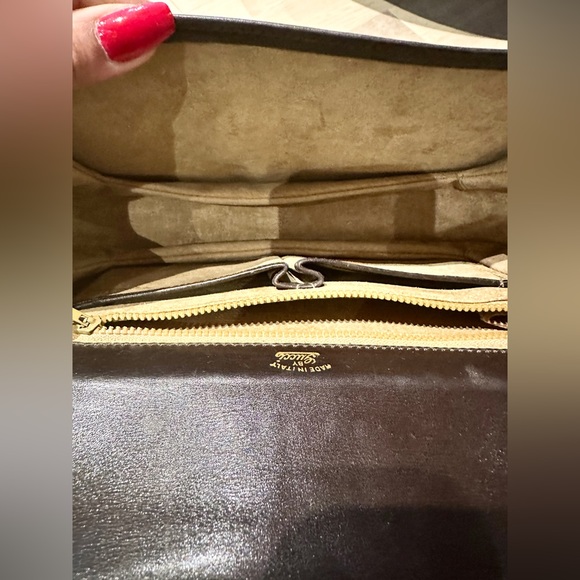 Authentic Vintage Gucci Sherry Line Saddle Shoulder Bag in Dark Brown Suede - Picture 9 of 13